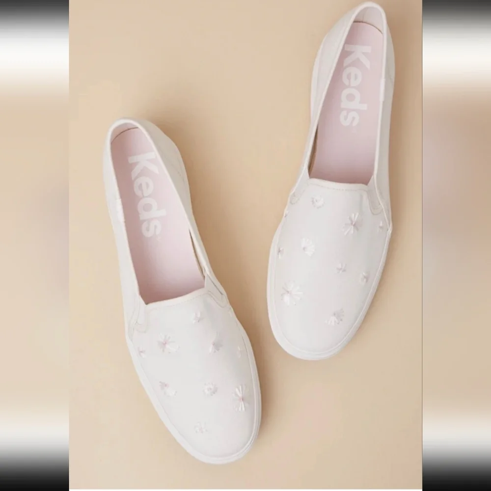 Keds White Floral Embroidered Slip-On Sneakers Size 9 NWT